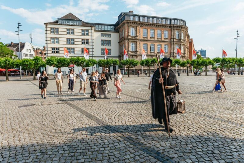 Düsseldorf: Guided Tour with a Night Watchman - Exploring Düsseldorf’s Old Town by Lantern Light