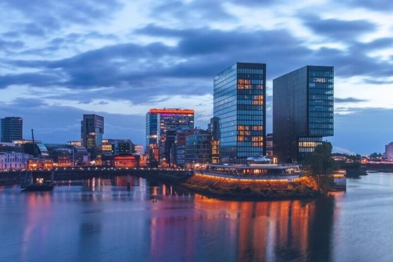 Dusseldorf : Highlights Walking tour with A Guide - Practical Details and Accessibility