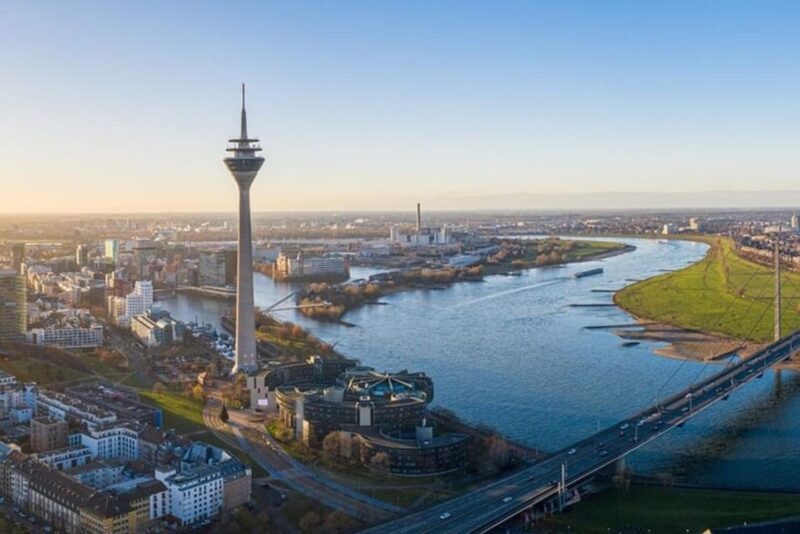 Dusseldorf : Highlights Walking tour with A Guide - Why Choose This Tour Over Others