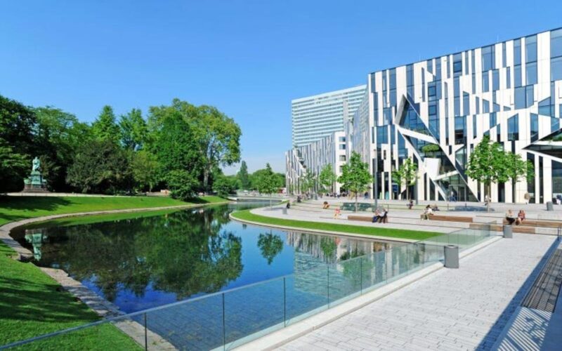 Düsseldorf: In a nutshell - the 60 minutes tour - What the Tour Includes and Excludes