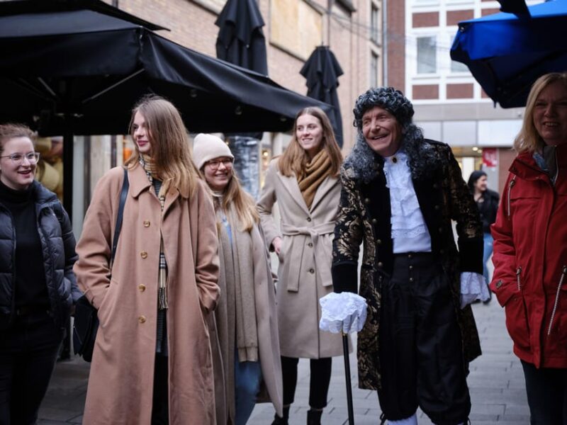 Düsseldorf: In the footsteps of elector Jan Wellem - Guides in Costume: Bringing History to Life