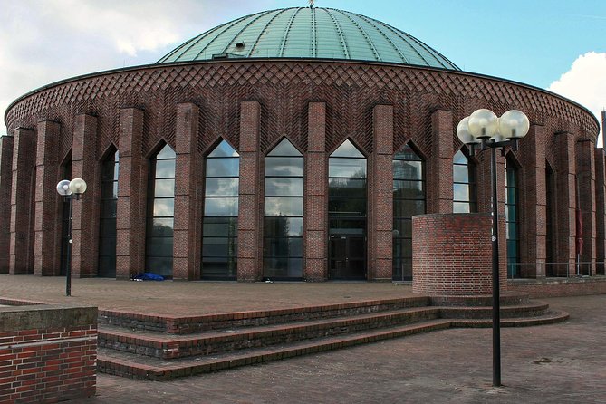 Düsseldorf Old town - guided tour - Statues and Monuments: Prince-Elector John Sigismund