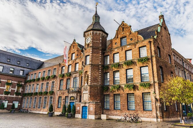 Düsseldorf Scavenger Hunt and Highlights Self-Guided Tour - Starting Point and Accessibility