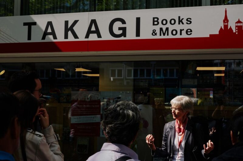 Düsseldorf: Sushi, Sake & Japanese Lifestyle Tour - Discovering Manga and Japanese Pop Culture