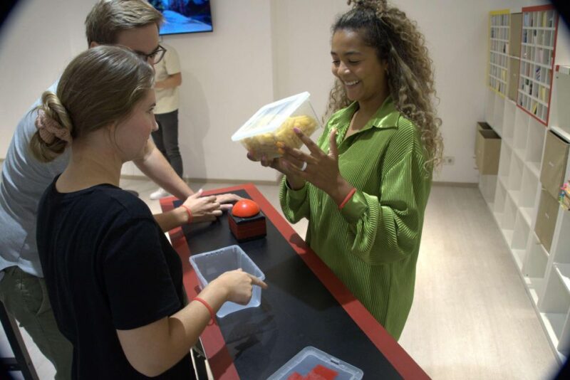 Düsseldorf: The Ultimate Team event (3 rooms - 9 games) - Experience the Ultimate Team Challenge in Düsseldorf with Game On