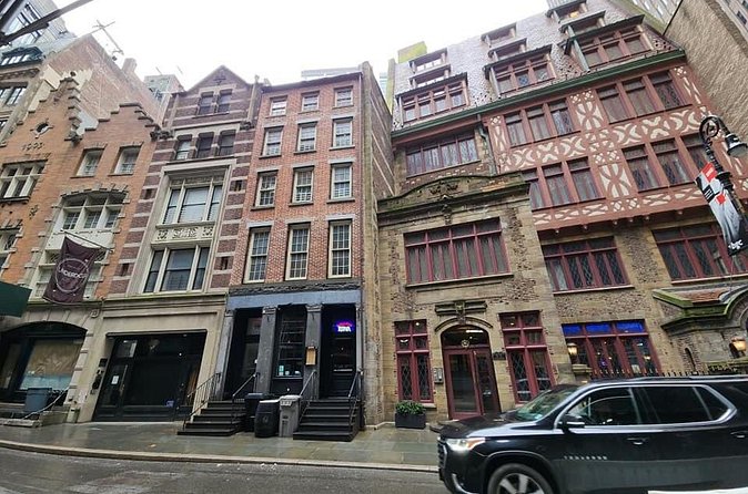 Dutch Lower Manhattan Private Walking Tour - The Guide’s Approach and Review Highlights