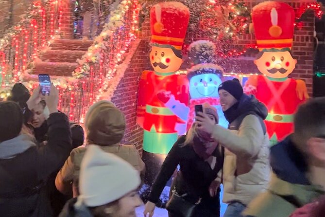 Dyker Heights Christmas Lights and NYC Skyline View Bus Tour - Sunset and Manhattan Skyline Views at Brooklyn Bridge Park