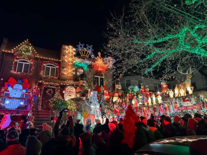 Dyker Heights Christmas Lights Bus Tour - Pros and Cons Based on Experience