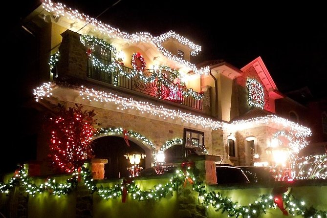 Dyker Heights Christmas Lights Tour - Transportation and Convenience