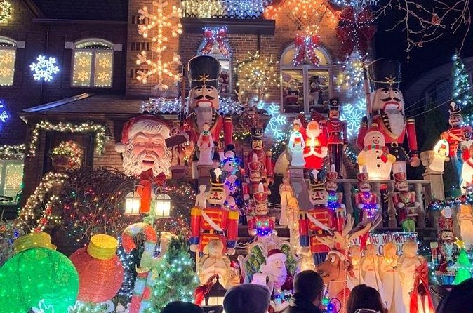 Dyker Heights Christmas Lights Tour - The One-Hour Walking Tour of Dyker Heights: What You’ll See