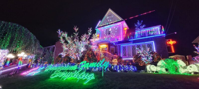Dyker Heights Holiday Lights - Tour Guides and Their Expert Storytelling