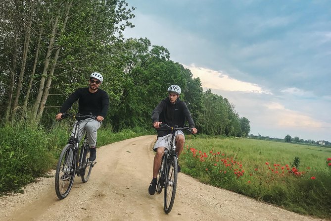 E-bike adventure among medieval castles and old villages - Weather and Cancellation Policies
