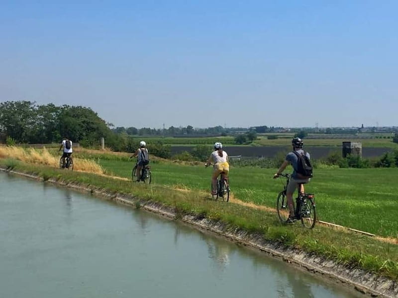 E-bike adventure among villages and medieval castles - Practical Details and Group Experience
