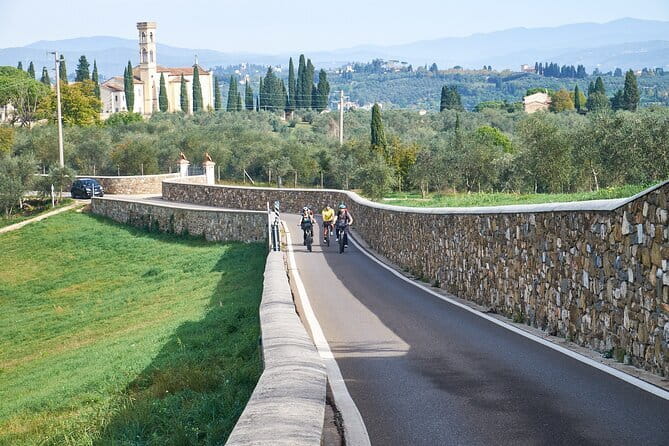 E-bike Chianti Classico & Tuscany tour with Wine & Lunch at Farm - Discover the Tuscan Hills on an Electric Bike