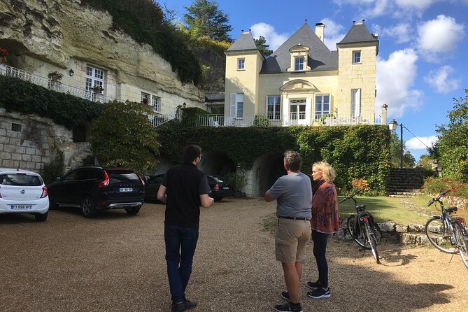 E-bike Cycling and Wine in Saumur France - French-style Picnic and Regional Flavors