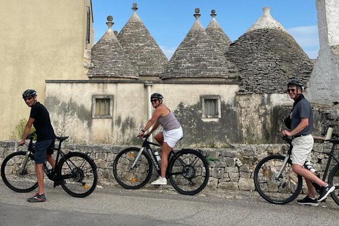 E-Bike, Focaccia and Wine - Tasting Authentic Apulian Focaccia with Giovanni