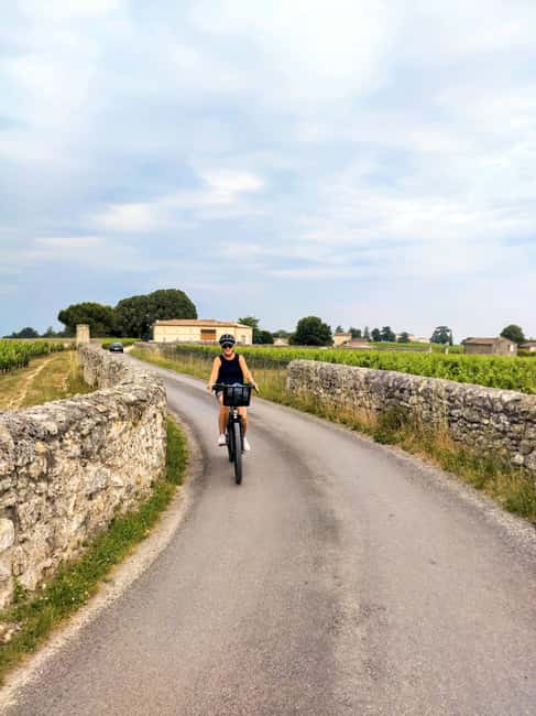 E-bike journey from Bordeaux to Saint-Emilion with lunch - Included and Excluded Elements for a Clear Expectation