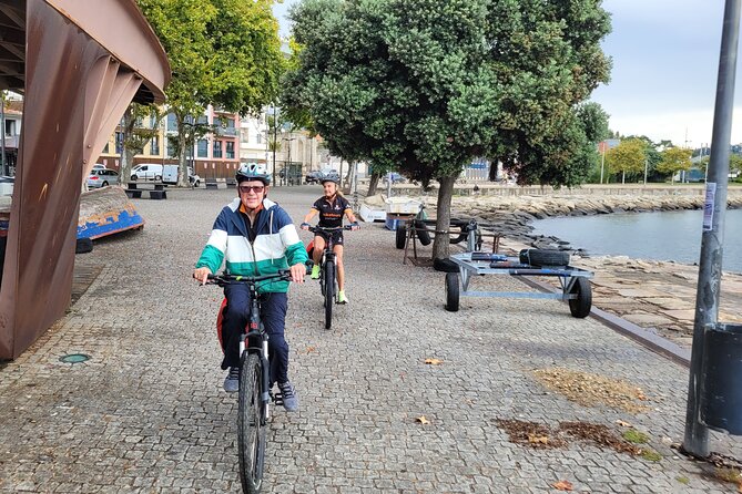 E Bike Porto Downtown and Sightseeing bike tour - Weather Considerations and Dress Code