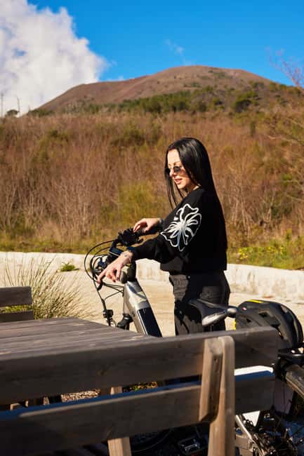 E-bike Ride & Taste: Vesuvian Vineyards & Doc Flavors - Key Points