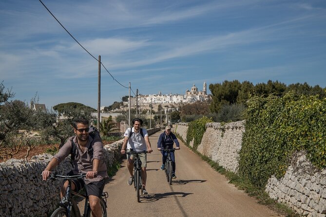 E-bike ring tour between Locorotondo and Martina Franca - Enjoying the Landscapes and Local Flavors