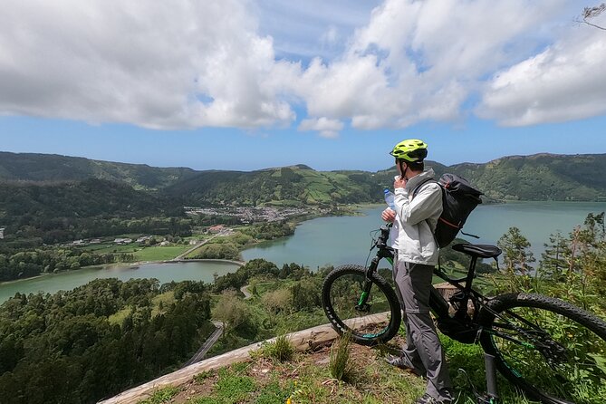 E-bike Sete Cidades- "All Mountain" bike program - Panoramic Views at Vista do Rei Miradouro