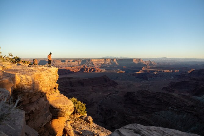 E-BIKE Sunset - Dead Horse Point E-bike Mountain Bike Tour - Who Will Enjoy This Tour Most?