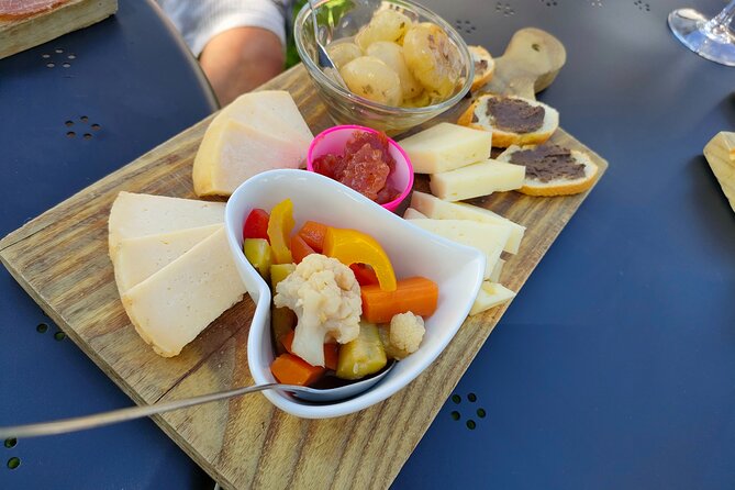 E-Bike Tour and wine tasting in Lazise Countryside - The Off-Road Experience with Dino