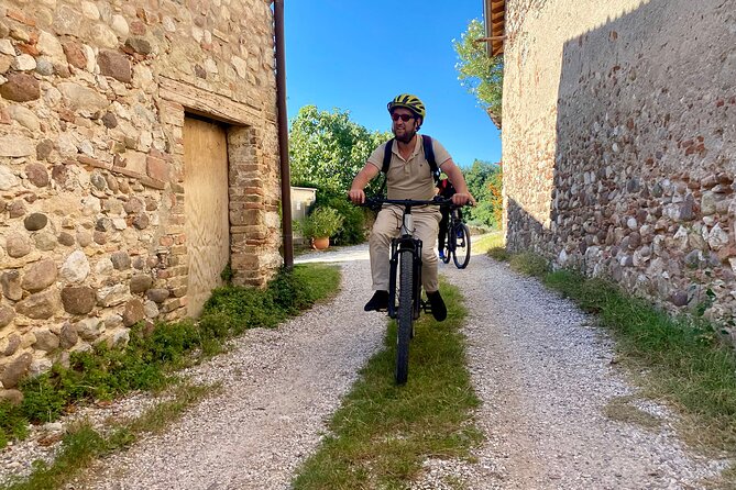 E-Bike tour and Wine tasting in the Austrian Fort from Pastrengo - Practical Details: Meeting Point, Group Size, and Equipment
