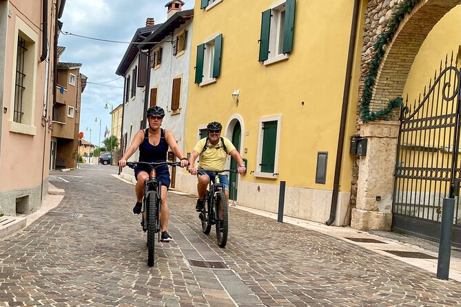 E-Bike tour and Wine tasting in the Austrian Fort from Pastrengo - The Role of the Guide and Tour Pacing