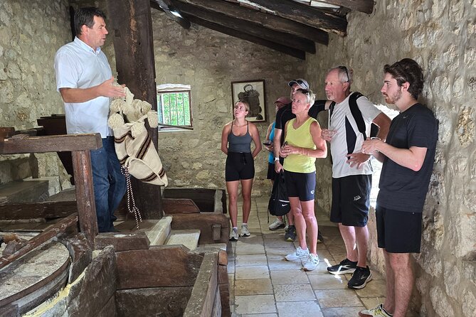 E-Bike Tour + Gourmet Snack + Wine Tasting (Small Group) - Visiting the Historic and Cultural Highlights