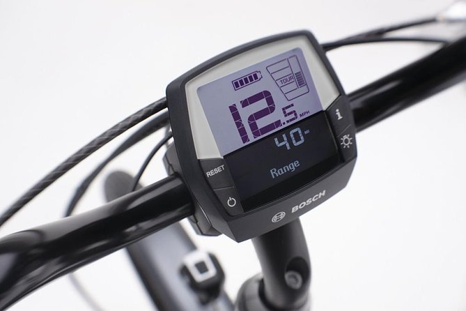 E-Bike tour in Barcelona with English Guide - Starting the Tour with Personalised Bike Fitting