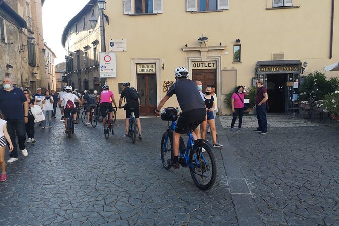 E-bike tour in Orvieto in small group: history, culture with lunch or dinner - Scenic Loop Around the Rupa