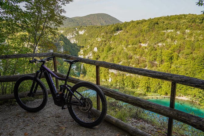 E-Bike tour Plitvice Big Waterfall Viewpoints & Tito's Villa - Starting Point at Hotel Degenija in Rakovica