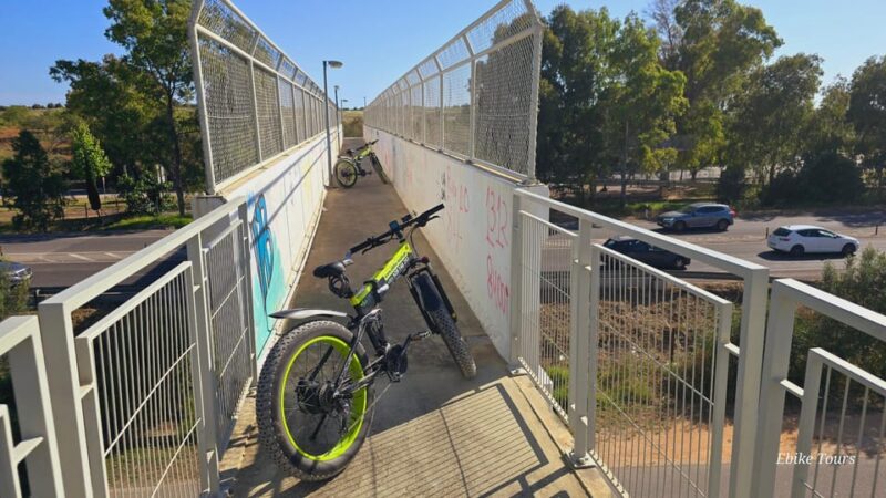 E-bike Tours Carvoeiro - Silves Tour - Savoring a Classic Piri-Piri Lunch in Silves