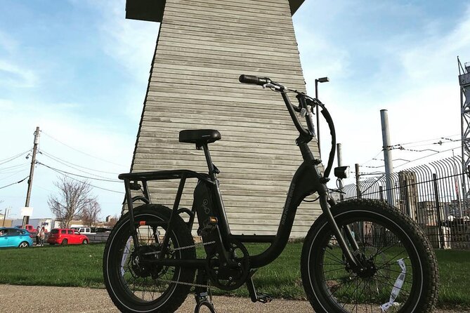 E-Bikes Riding in Buffalo New York - Riding the Rad Runner 2 E-Bike in Buffalo