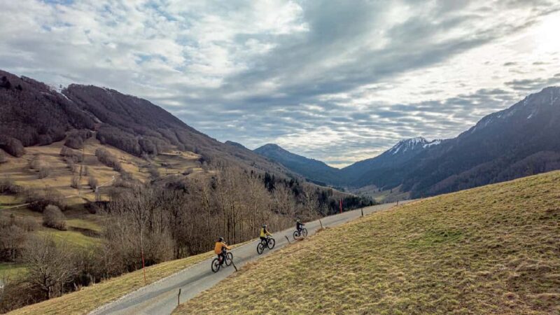 E-MTB rental in Aix-les-Bains - Savoie Grand Revard shuttle - Convenient Transport from Aix-les-Bains to La Féclaz