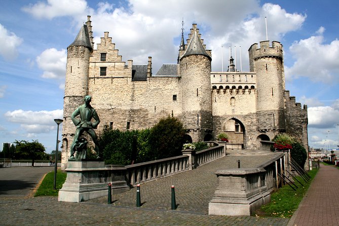 e-Scavenger hunt Antwerp: Explore the city at your own pace - The Route and Key Landmarks in Antwerp
