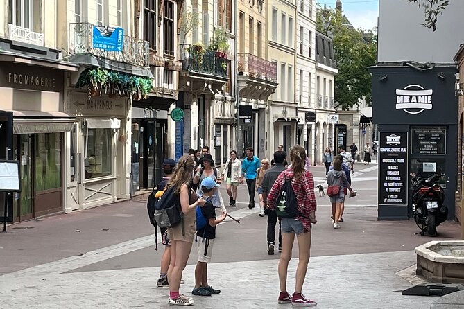 e-Scavenger hunt Rouen: Explore the city at your own pace - Visit the Musée des Beaux-Arts for Artistic Masterpieces