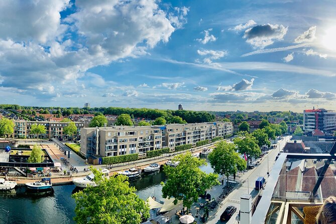 e-Scavenger hunt Tilburg: Explore the city at your own pace - Group Size and Pacing Flexibility