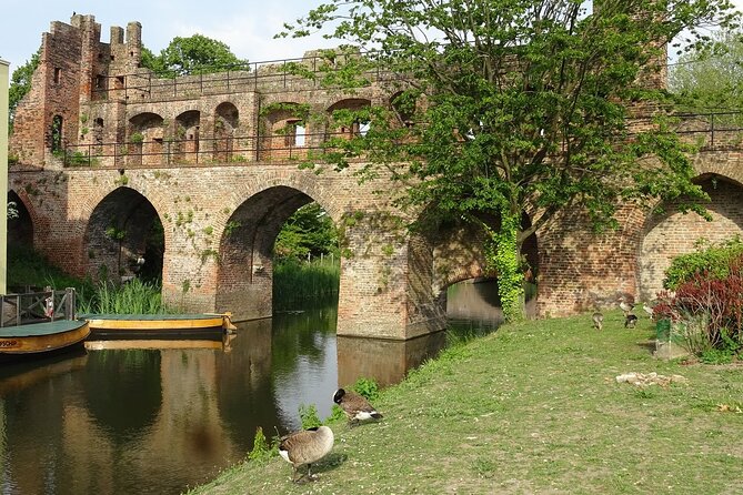 e-Scavenger hunt Zutphen: Explore the city at your own pace - Exploring Zutphens Best Sights with Clues and Tasks