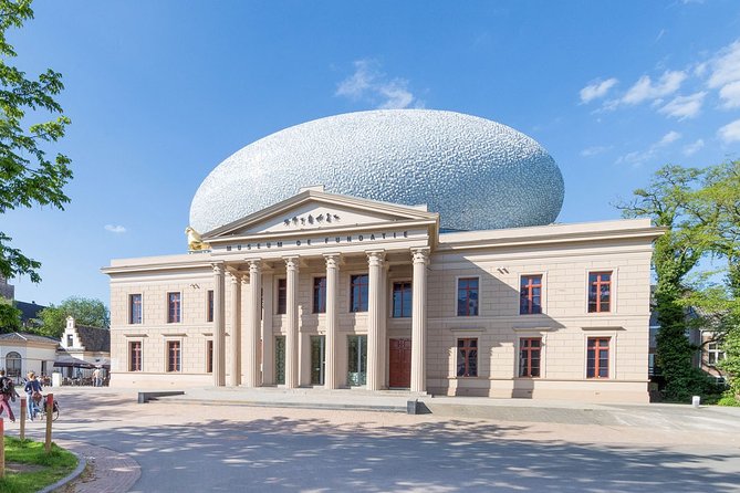 e-Scavenger hunt Zwolle: Explore the city at your own pace - Group Dynamics and Competition