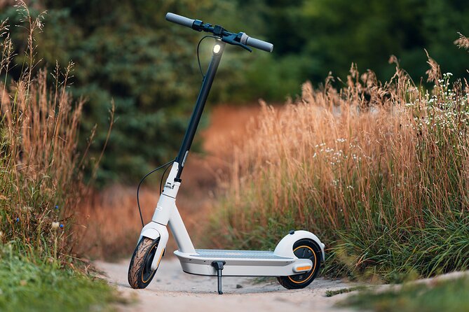 E-Scooter - E-Bike - Quadracycle - Bikes - Kick Scooter - Flexible, Self-Guided City Exploration