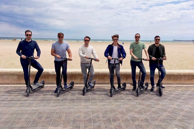 E-Scooter Grand Valencia Private Tour - Relaxing in the Green Oasis of Jardi del Turia