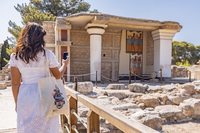 E-Ticket & Audio Tour for Knossos Palace: Unlock Minoan Majesty - The Audio Guide: Content and Limitations