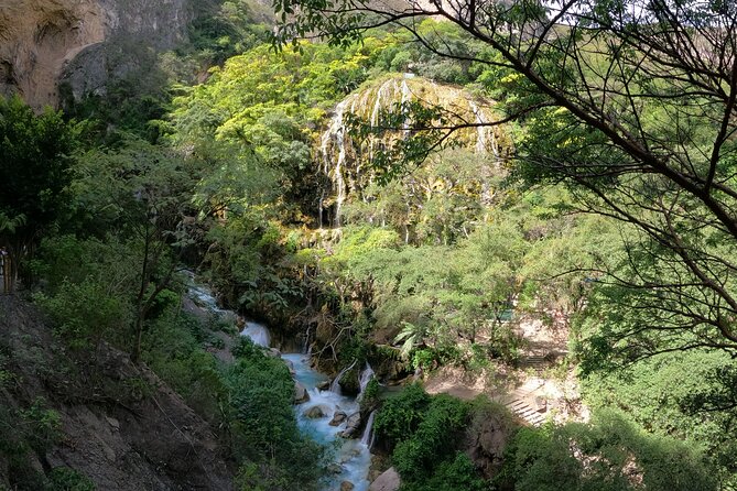 Early & Express Tolantongo Hot Springs - Transportation and Group Size