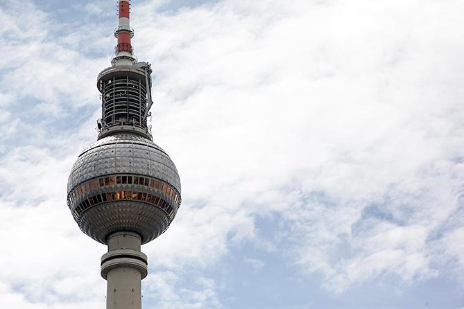 East Berlin and the Berlin Wall 2-Hour Walking Tour - The Significance of Bornholmer Strasse: The Wall’s Unlikely Fall