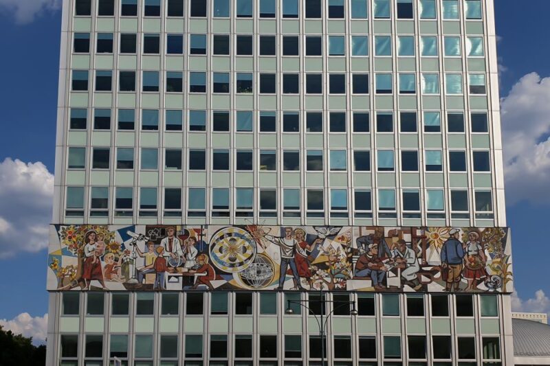 East Berlin and the Wall: Walking Tour - Practicalities: Meeting Points, Group Size, and Tips