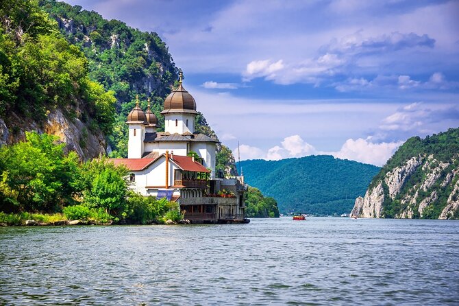 Eastern Serbia: Iron Gate National Park Day Trip - Exploring the Historic Golubac Fortress