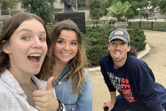 Eastside Chicago The Heist Exploration Game and Tour - Explore Wrigley Square and the Millennium Monument