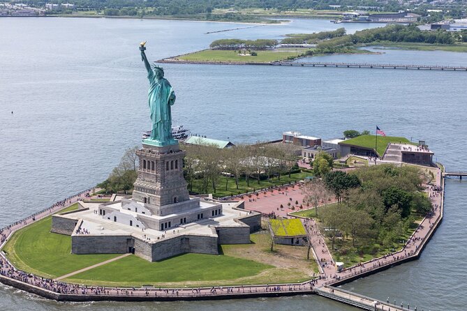 Easy Access Statue of Liberty and Brooklyn Bridge Discovery Tour - What Sets This Tour Apart from Others